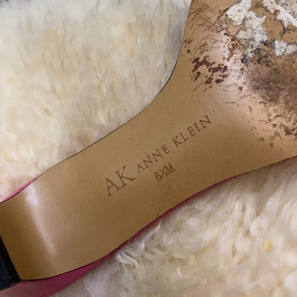 Vintage Anne Klein Kitten Heels - Picture 4 of 6